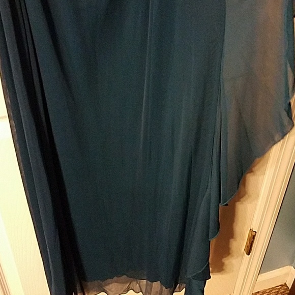 Dress - Picture 6 of 7